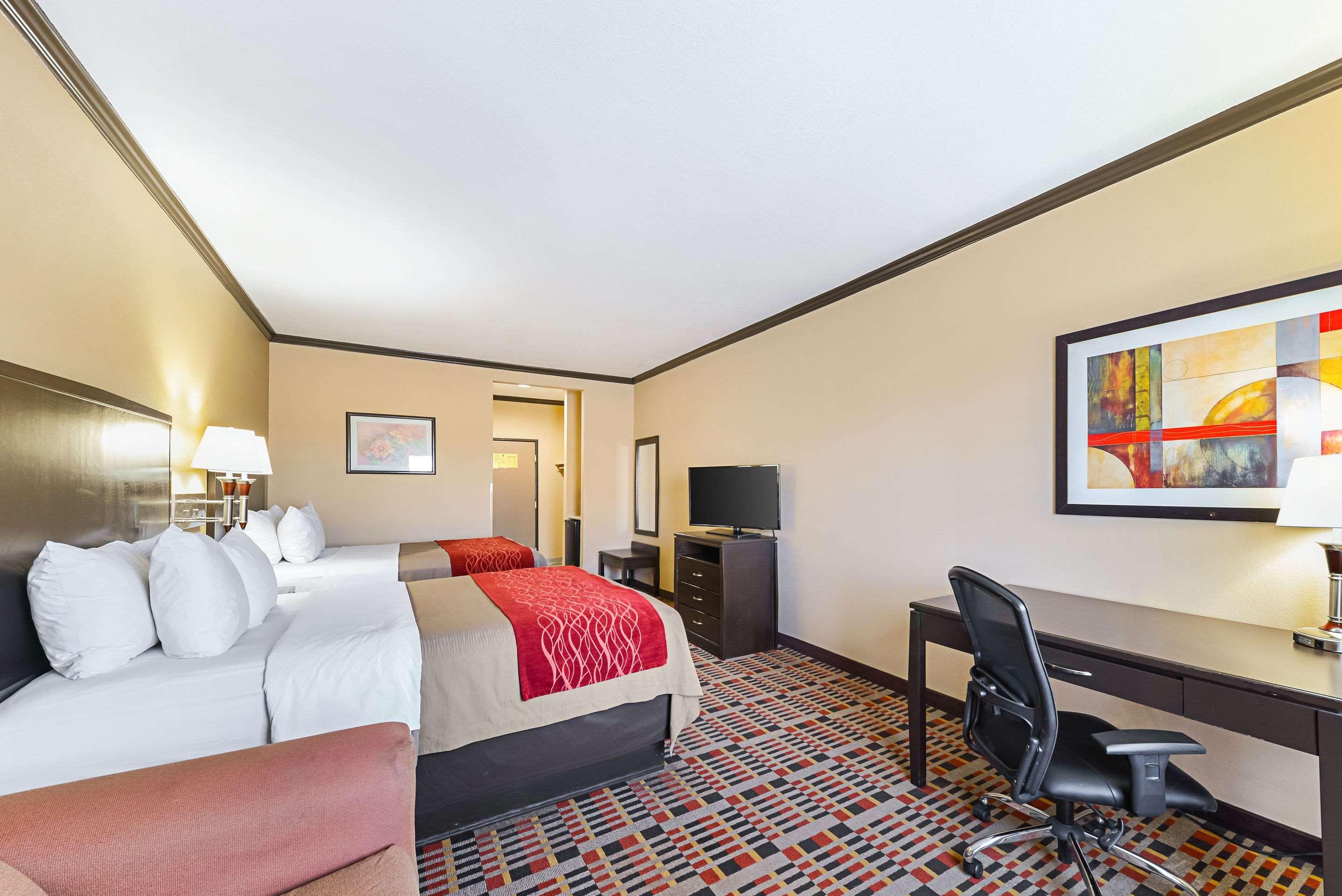 Quality Inn & Suites Lubbock Bagian luar foto