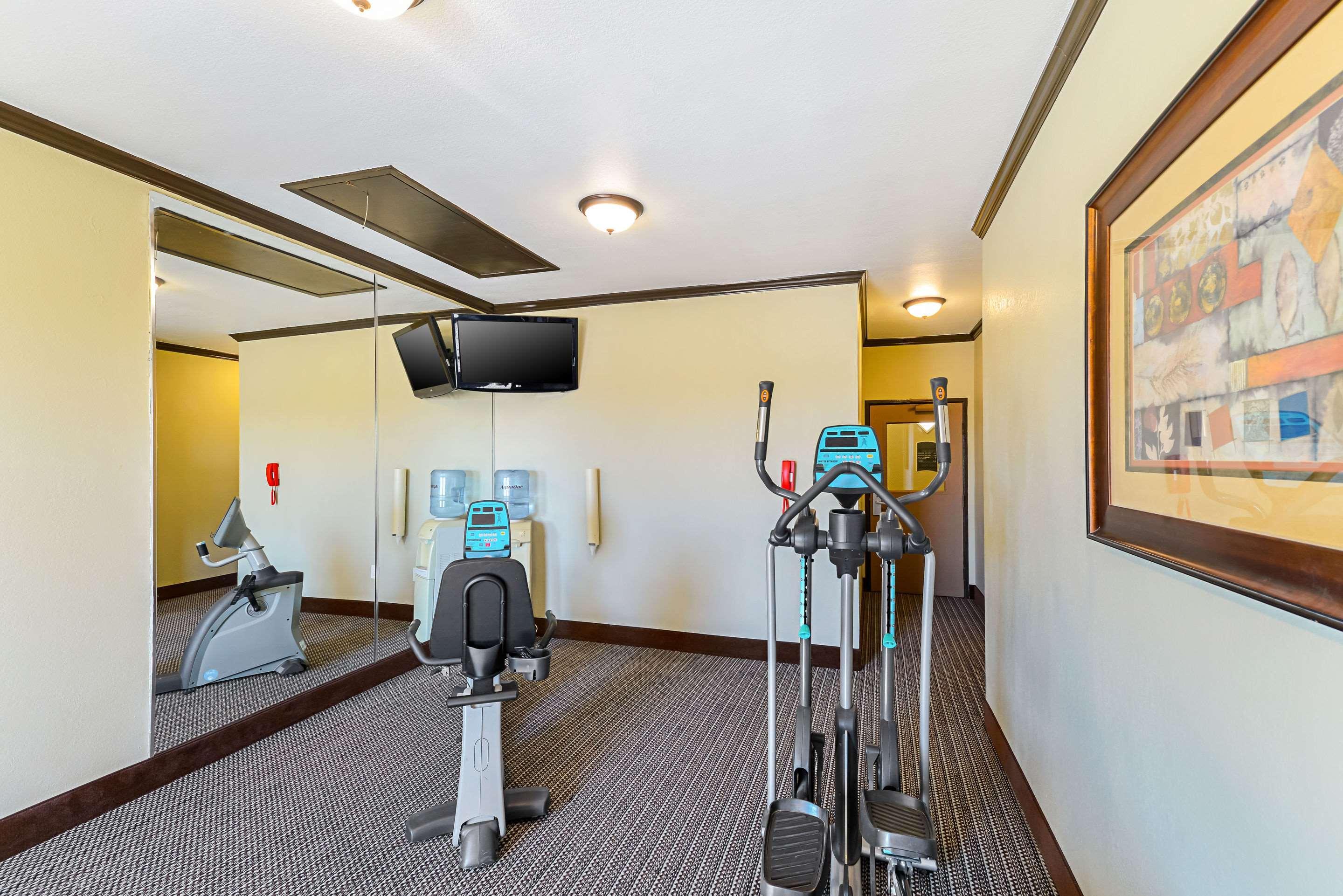 Quality Inn & Suites Lubbock Bagian luar foto