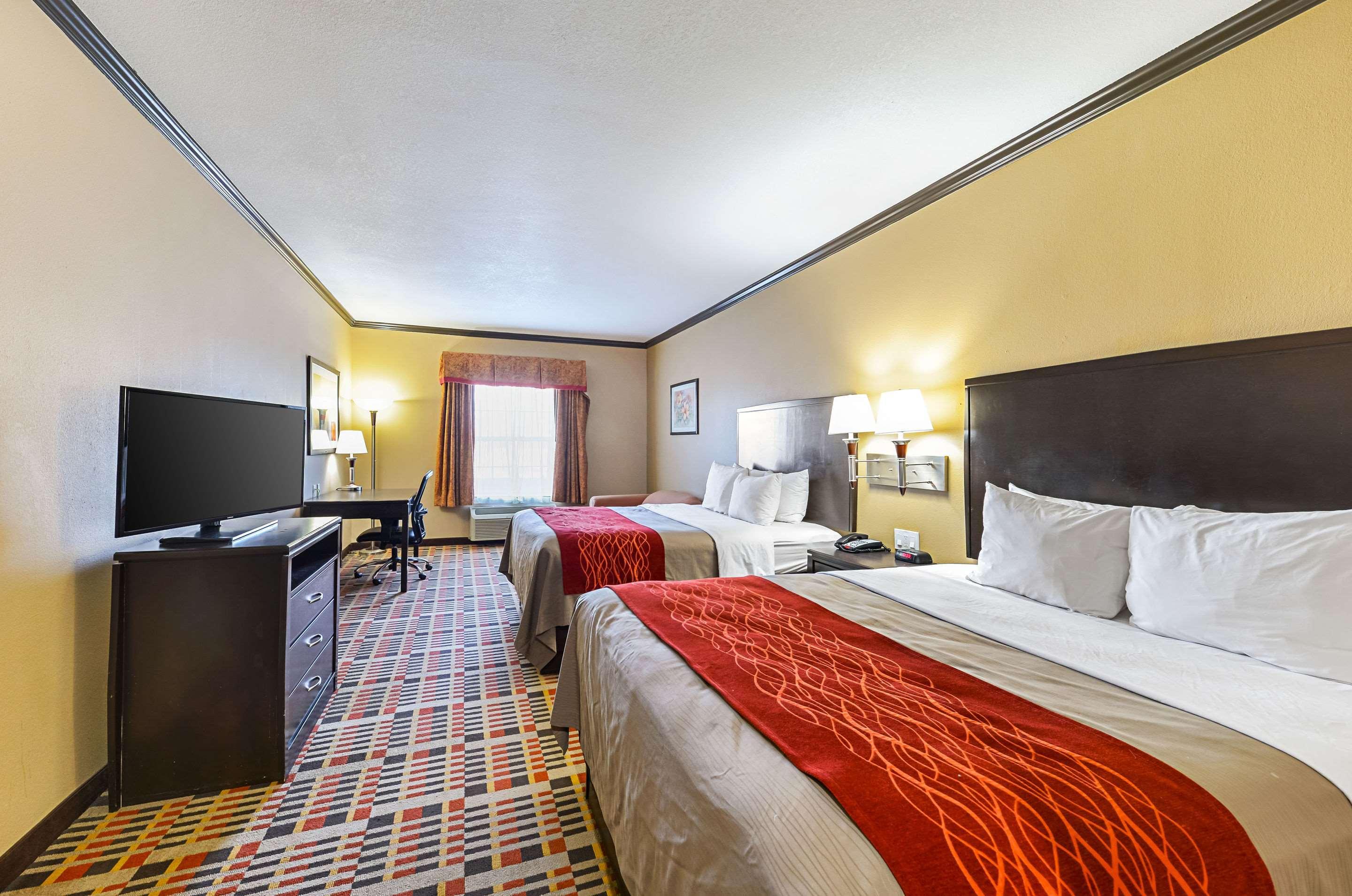 Quality Inn & Suites Lubbock Bagian luar foto